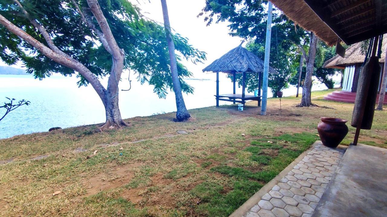 Khabita Beach Resort Lembar  Eksteriør billede